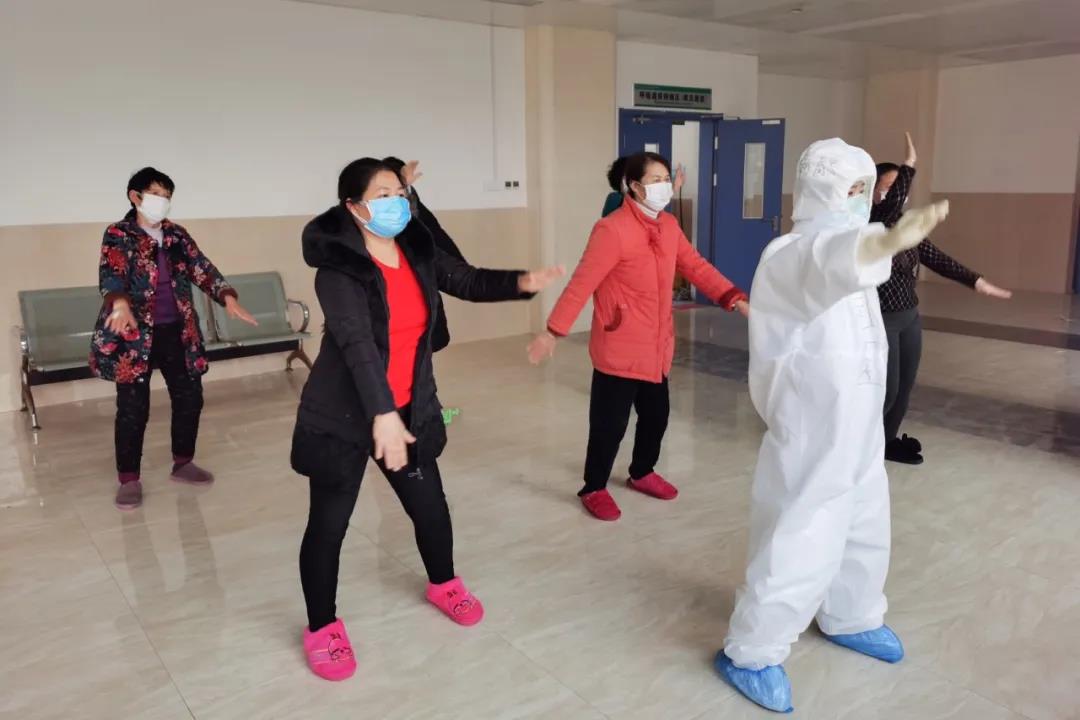 最美舞蹈！護(hù)士與患者在病房跳起“健身操”