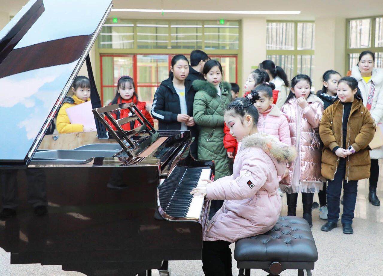暖心！“小演奏家”走進(jìn)西安國際醫(yī)學(xué)中心醫(yī)院——“寒假健康教育公益行”研學(xué)活動(dòng)之二