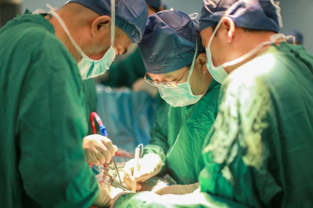 世界首例！我院骨科完成高難度、高科技3D打印可動人工頸椎-椎間盤復(fù)合體植入術(shù)