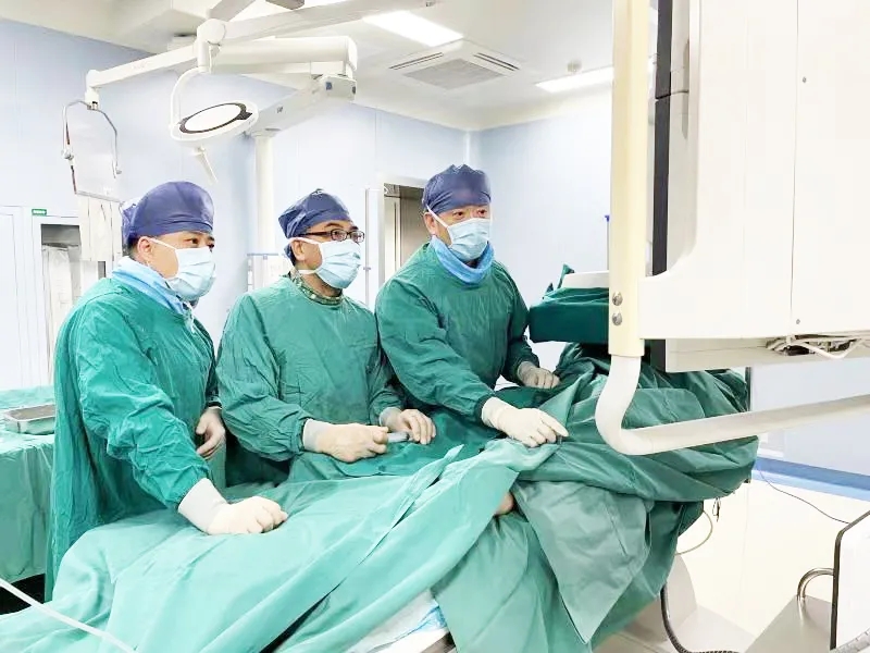 胸悶、腹脹、乏力……患者突發(fā)布加綜合征 介入治療把命救