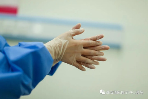 49秒！她的手，已接種了13230人