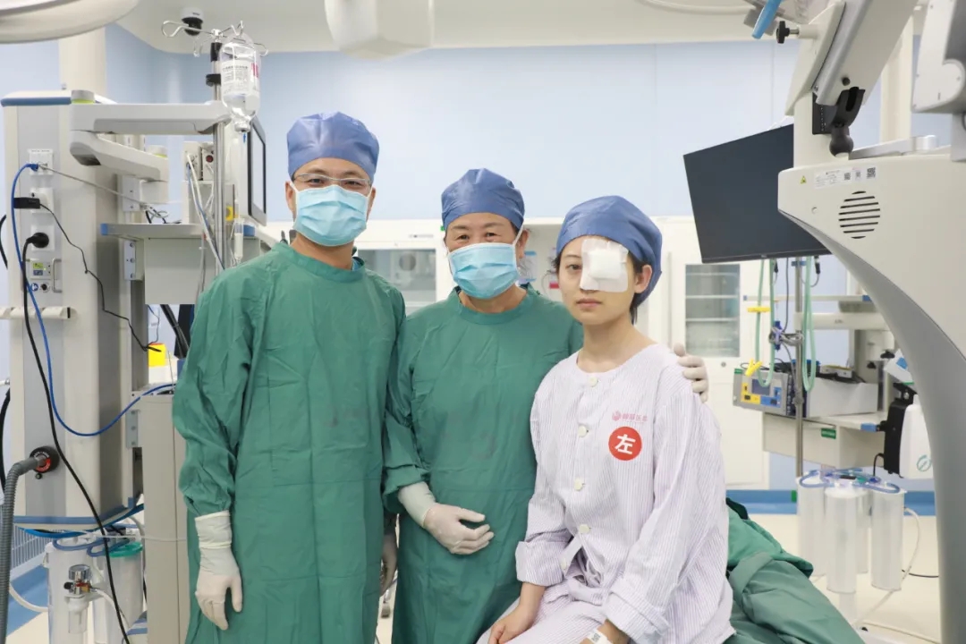 暑期摘鏡潮！18歲女孩開啟“無鏡”人生