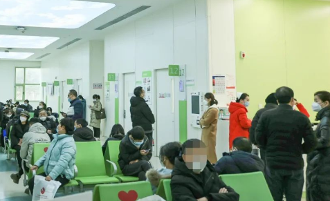 節(jié)后首個(gè)工作日|不停歇，他們?nèi)κ刈o(hù)患者健康！