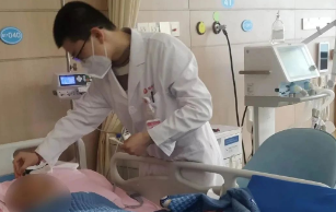 危急重癥、“大白肺” 90%以上恢復(fù)良好，他們?nèi)绾巫龅降模?>
				             </a>
                <div   id=
