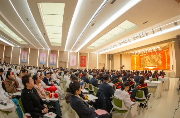 接續(xù)奮斗啟新篇！這場總結(jié)表彰大會奮進(jìn)感滿滿