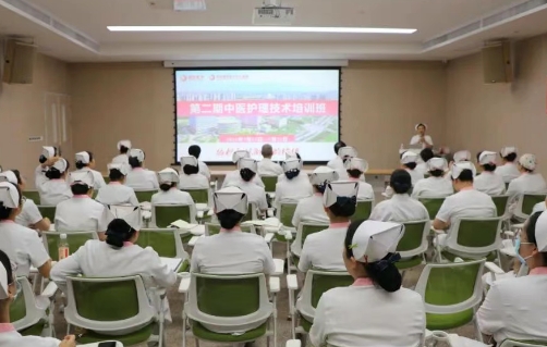 辨證、貼敷、耳穴……解鎖中醫(yī)護(hù)理“新技能”